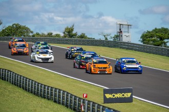 19 cars at Interlagos for TCR South America’s endurance race