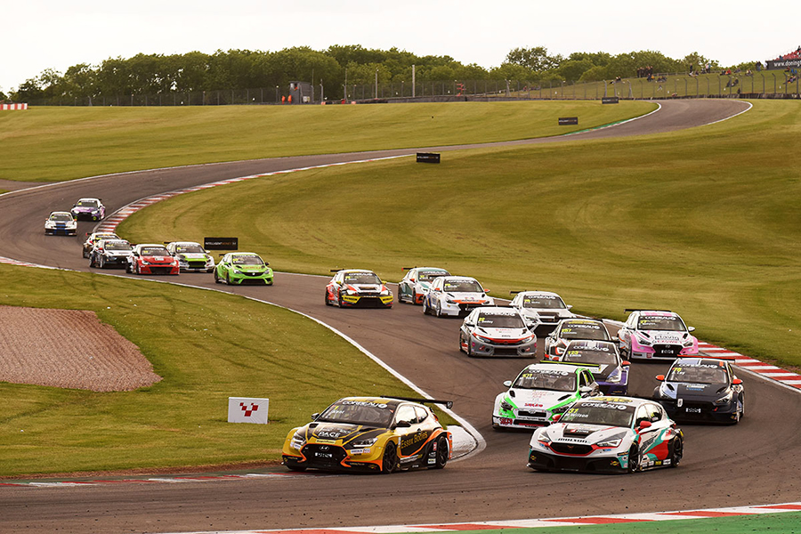 Three races for the TCR UK championship at Brands Hatch