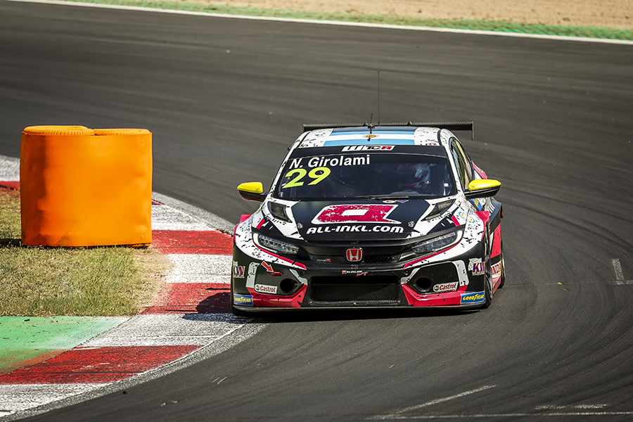 Néstor Girolami wins from lights-to flag in Vallelunga Race 1