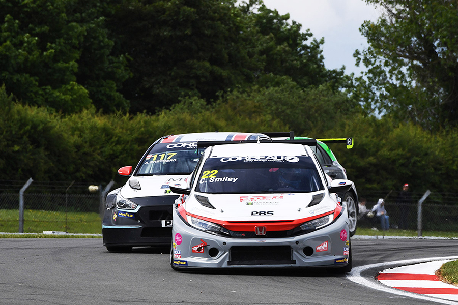 Smiley joins Smith on top of the TCR UK standings