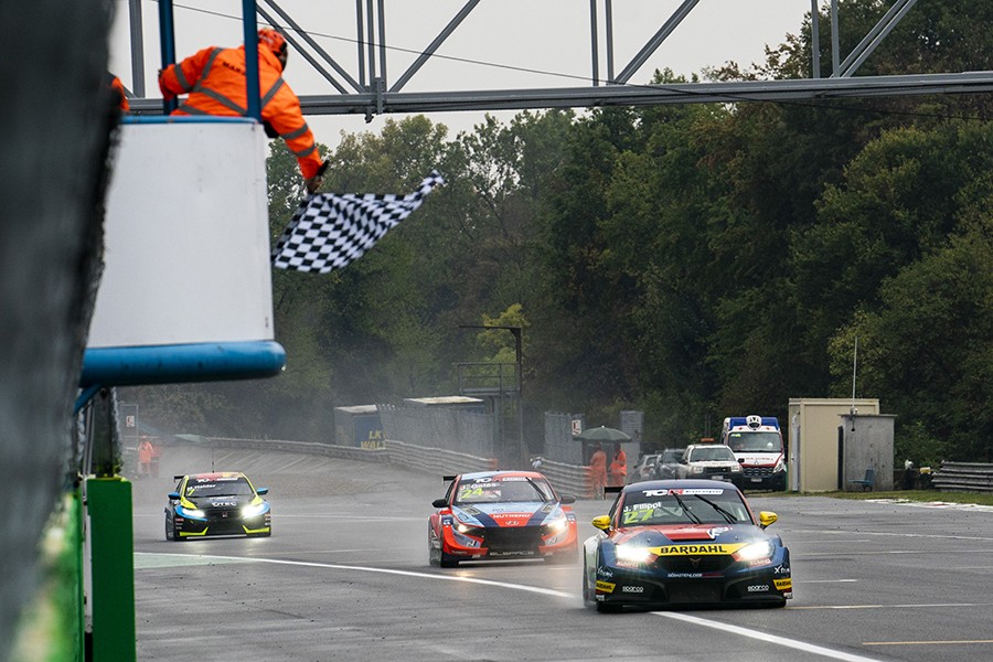 John Filippi converts the pole into a victory at Monza