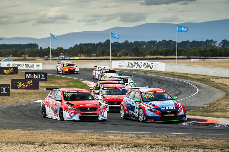 Two out of three for Sweeny in TCR Australia opener