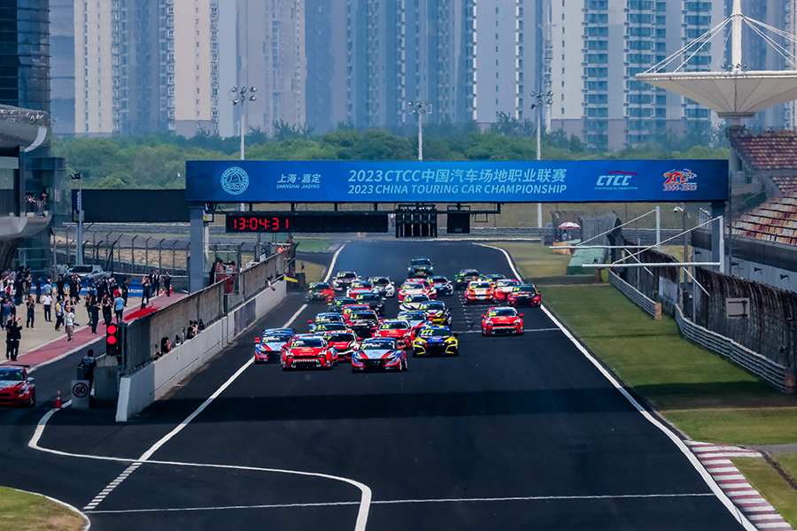 Martin Cao and David Zhu take a win each in TCR China opener