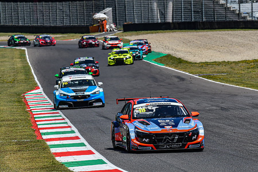Butti and Comte return to TCR Europe at Le Castellet