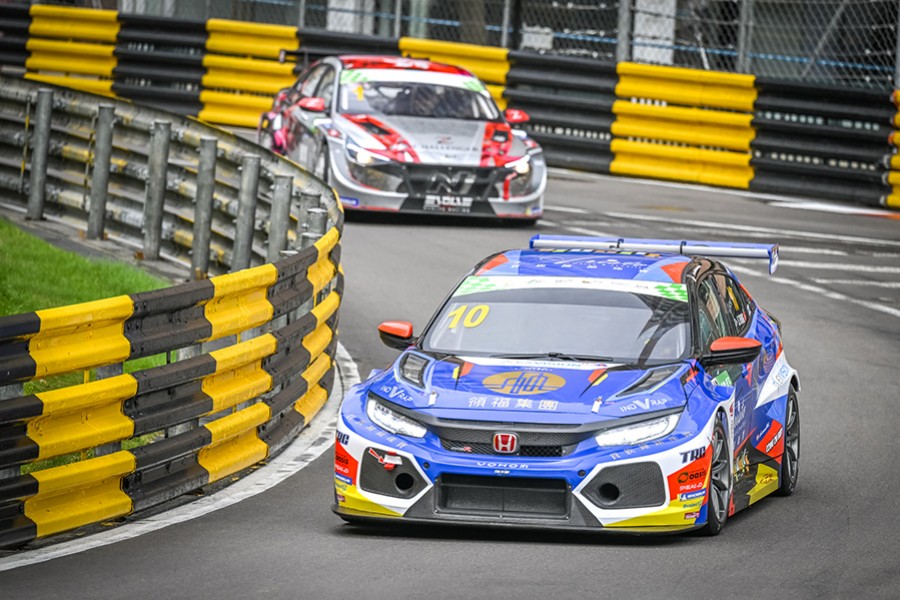 Lo Sze Ho and Shaun Tang win TCR Asia Challenge races at Macau